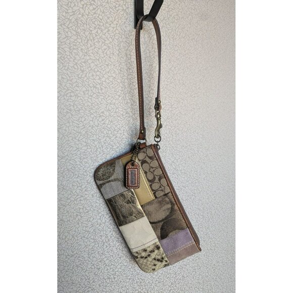 Vintage Coach Limited Ed Mixed Media Patchwork Signature Wristlet Wallet Multi - Picture 5 of 12